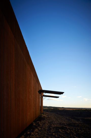 Tanderra House by Sean Godsell Architects (via Lunchbox Architect)